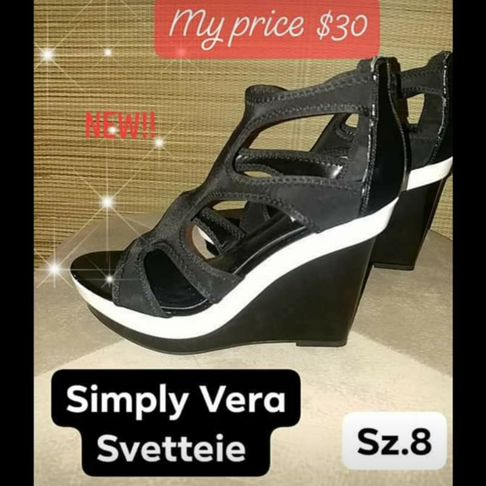 Simply Vera Vera Wang wedge